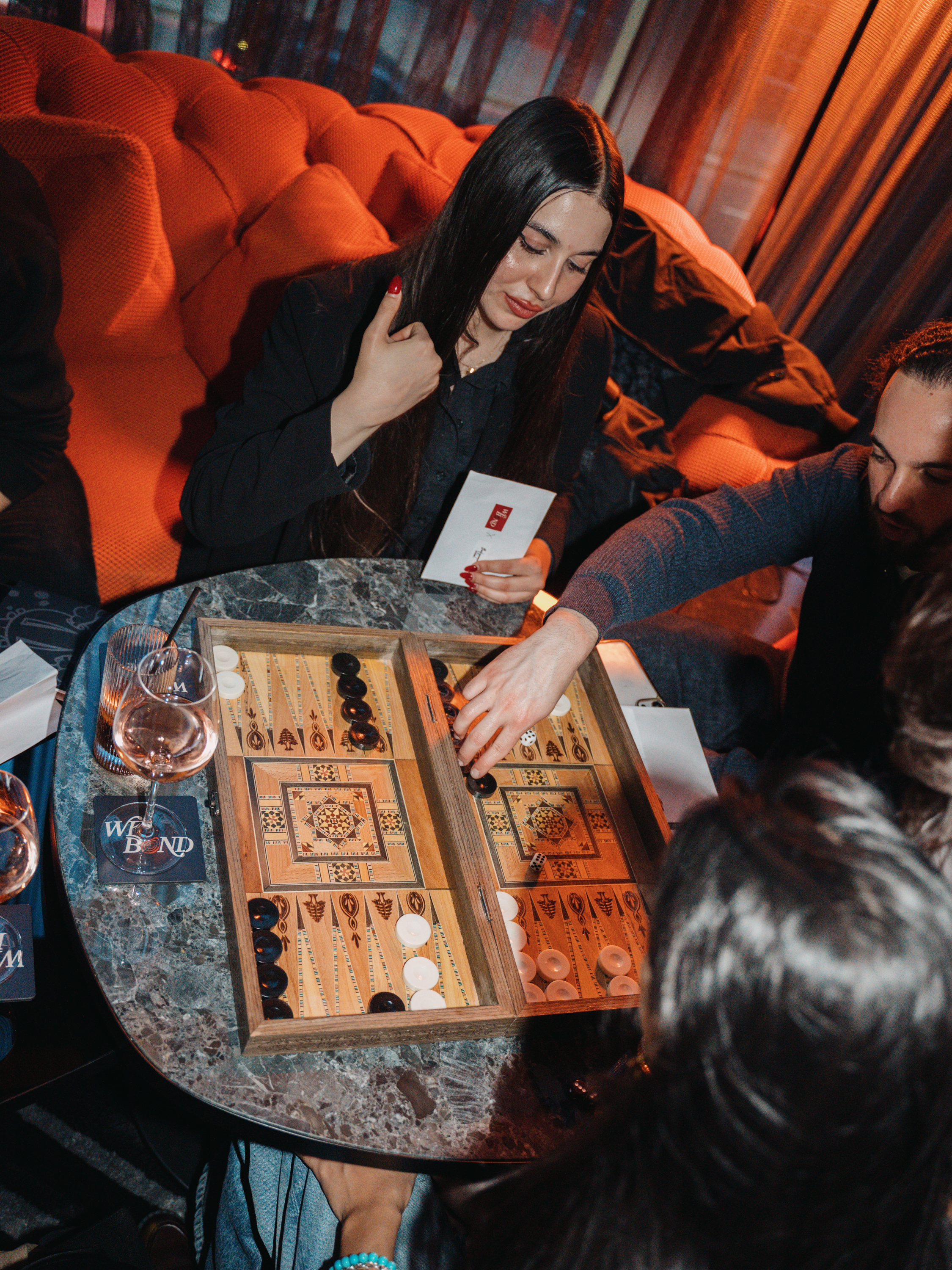 Backgammon, Art'otel